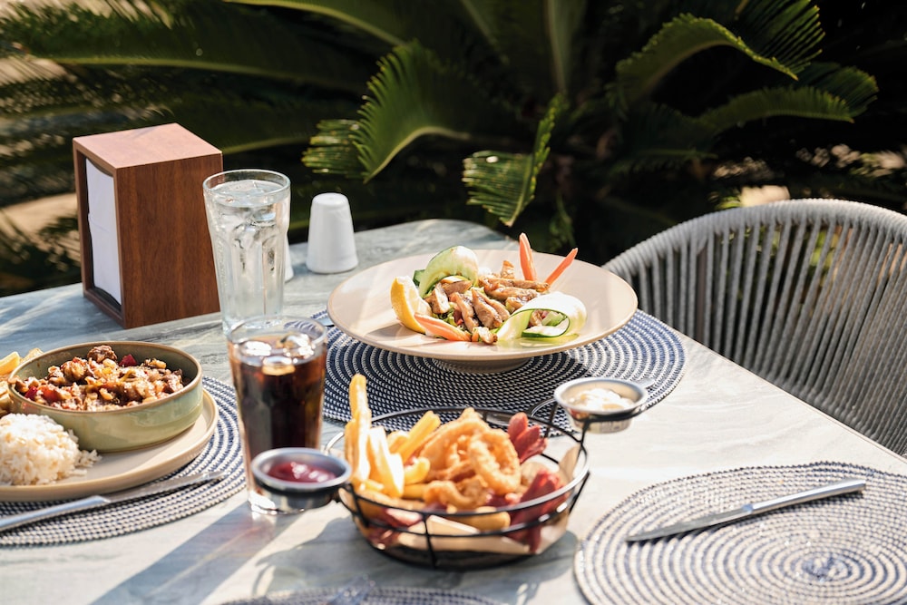Elysee Beach Hotel — Restaurant & bars in Alanya