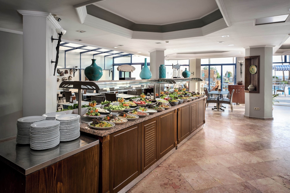 Elysee Beach Hotel — Restaurant & bars in Alanya