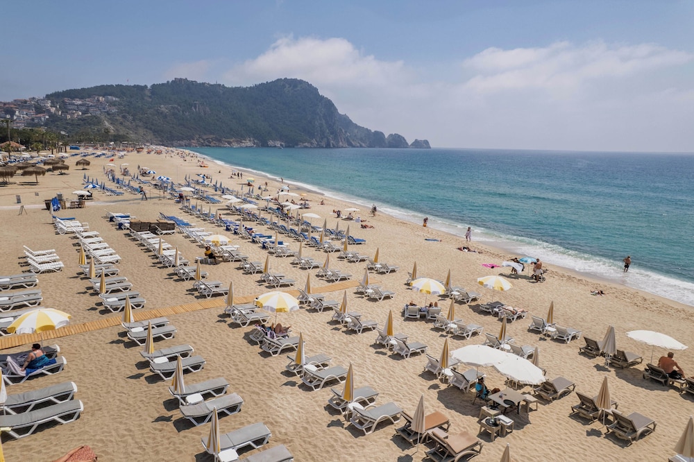 Elysee Beach Hotel — Beach in Alanya
