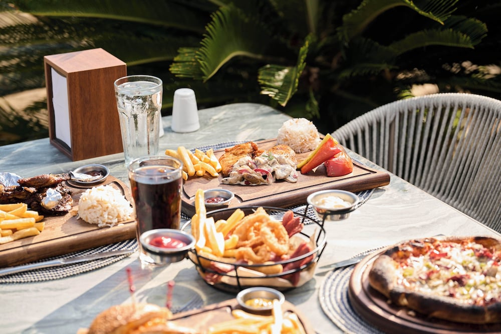 Elysee Beach Hotel — Restaurant & bars in Alanya