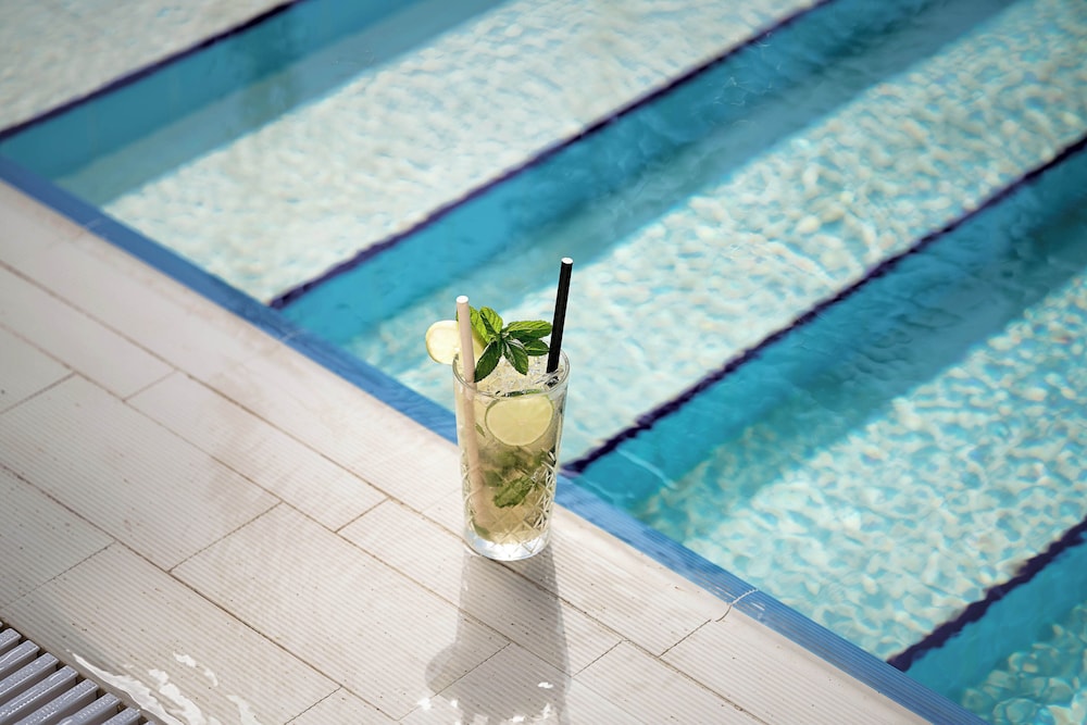 Elysee Beach Hotel — Swimming pool in Alanya