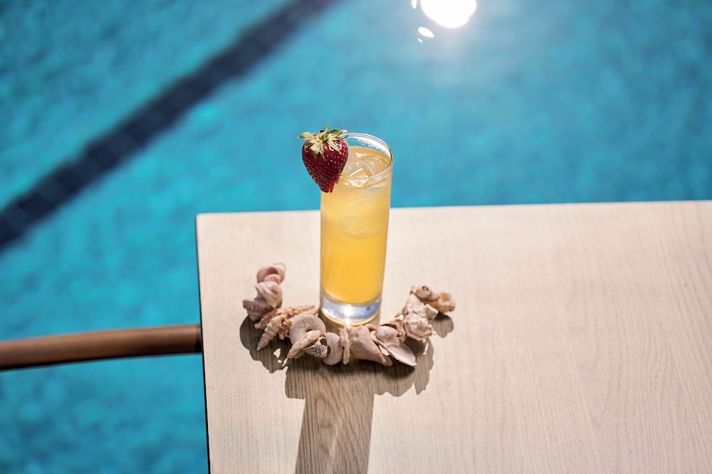 Elysee Beach Hotel — Swimming pool in Alanya