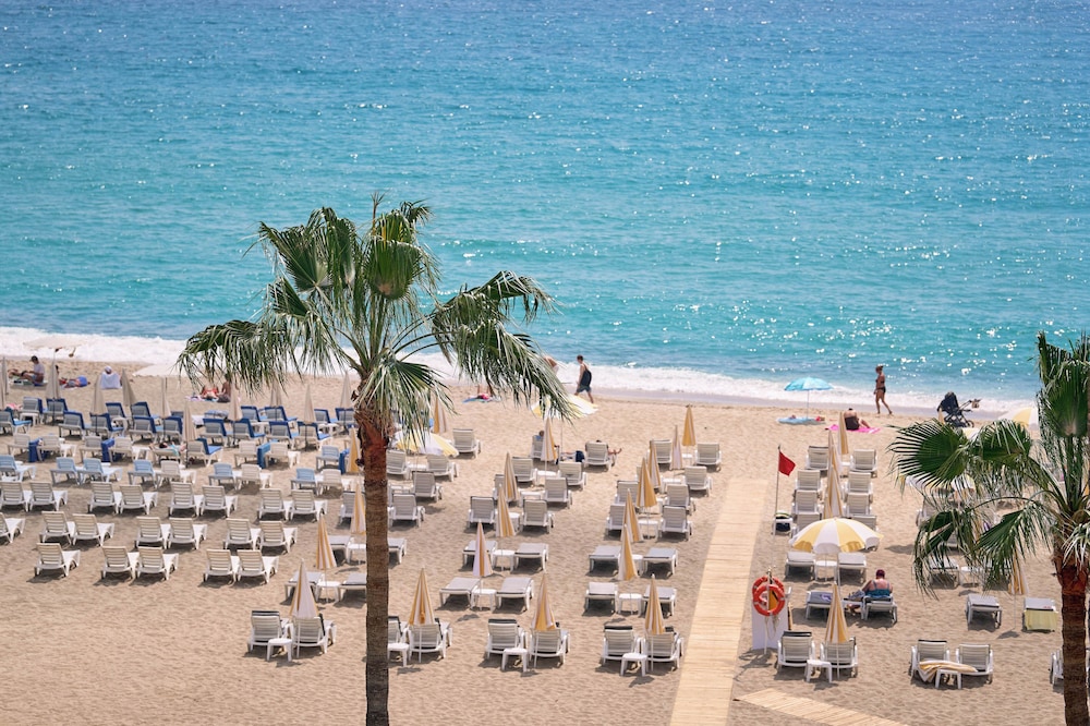 Elysee Beach Hotel — Beach in Alanya