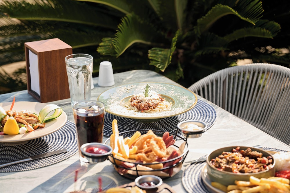 Elysee Beach Hotel — Restaurant & bars in Alanya
