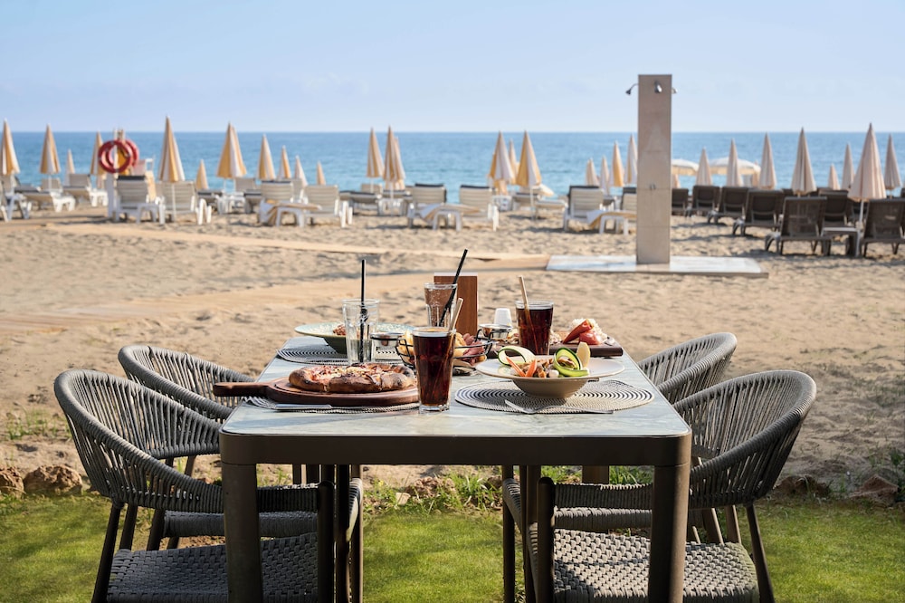 Elysee Beach Hotel — Restaurant & bars in Alanya