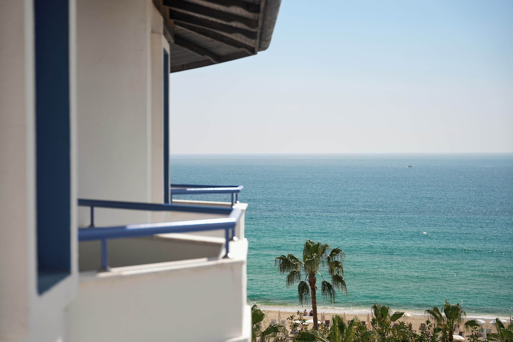 Elysee Beach Hotel — Beach in Alanya