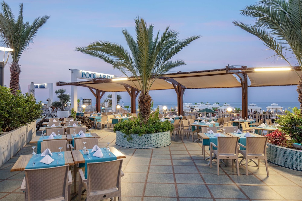 Granada Luxury Resort Okurcalar - All Inclusive — Restaurant & bars in Okurcalar