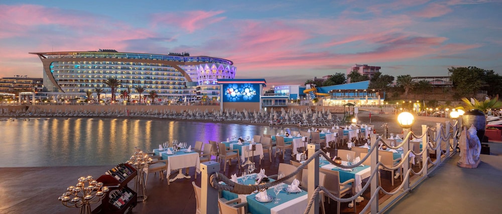 Granada Luxury Resort Okurcalar - All Inclusive — Restaurant & bars in Okurcalar