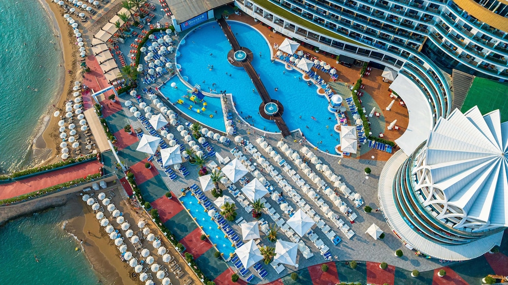 Granada Luxury Resort Okurcalar - All Inclusive — Swimming pool in Okurcalar