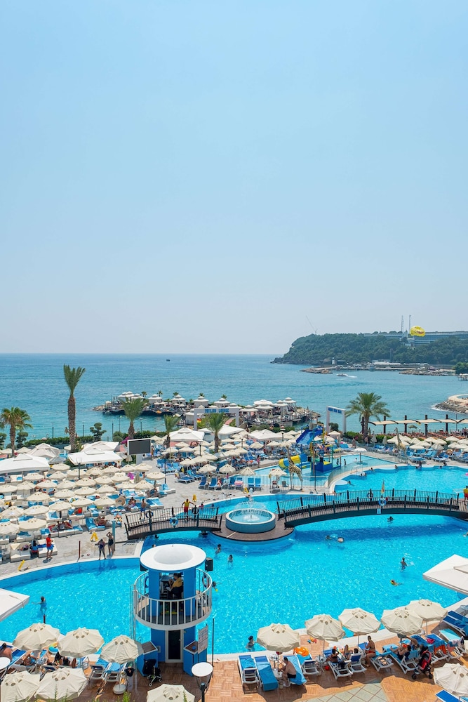 Granada Luxury Resort Okurcalar - All Inclusive — Swimming pool in Okurcalar