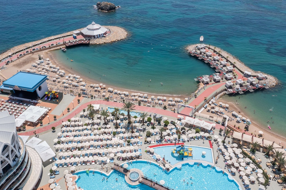 Granada Luxury Resort Okurcalar - All Inclusive — Beach in Okurcalar