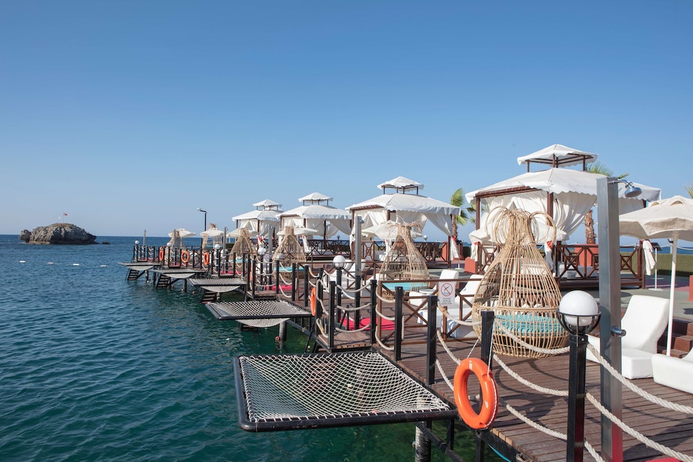 Granada Luxury Resort Okurcalar - All Inclusive — Restaurant & bars in Okurcalar
