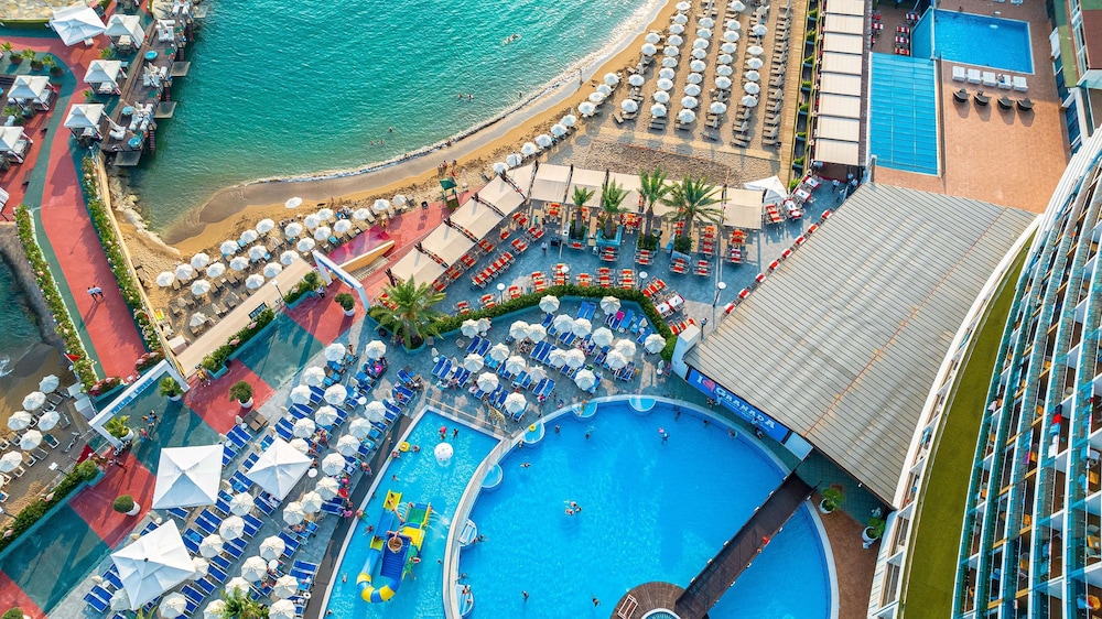 Granada Luxury Resort Okurcalar - All Inclusive — Swimming pool in Okurcalar