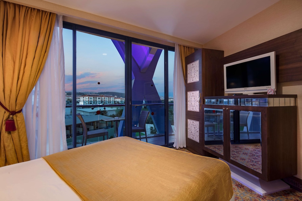 Granada Luxury Resort Okurcalar - All Inclusive — Hotel rooms in Okurcalar