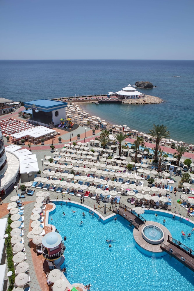 Granada Luxury Resort Okurcalar - All Inclusive — Beach in Okurcalar