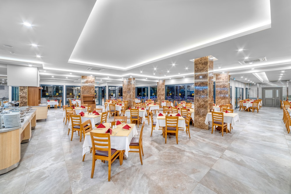 Kahya Hotel — Restaurant & bars in Alanya
