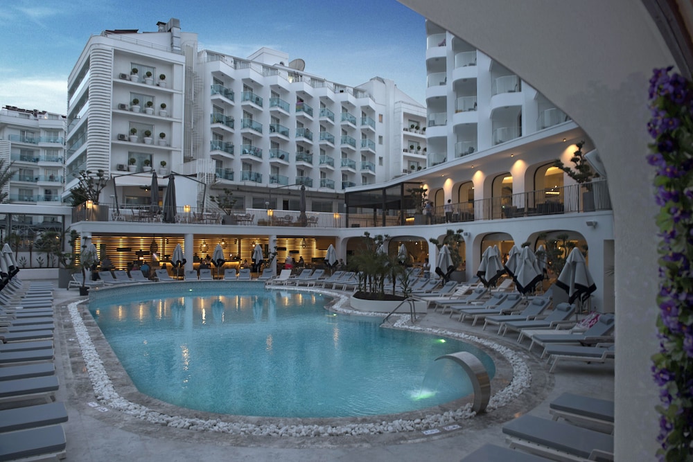 Lalila Blue Suites — Swimming pool in Marmaris, Mugla