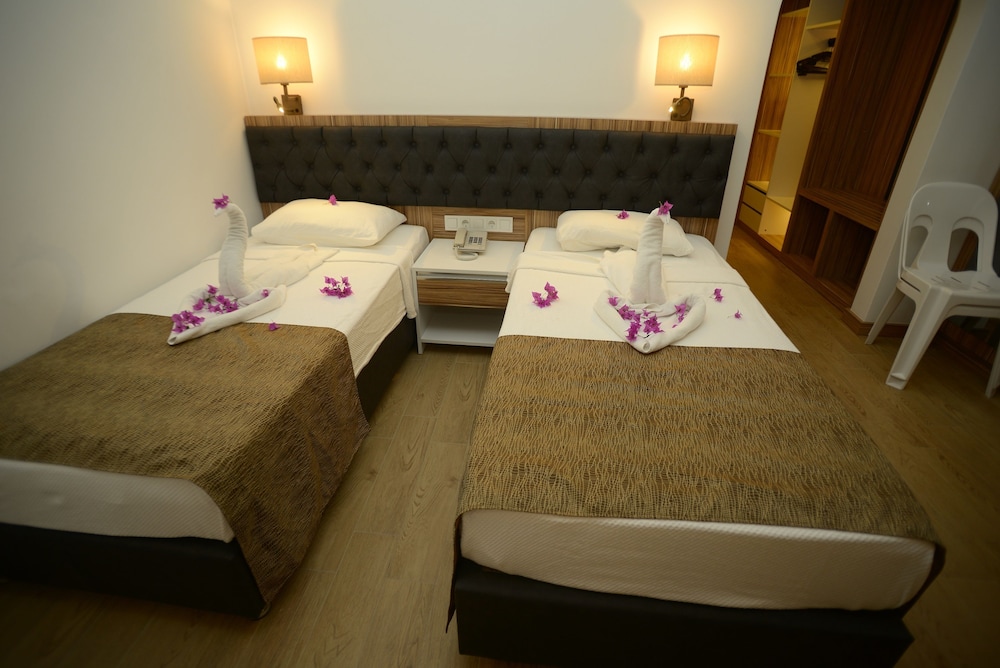 Kleopatra Celine Hotel — Hotel rooms in Alanya