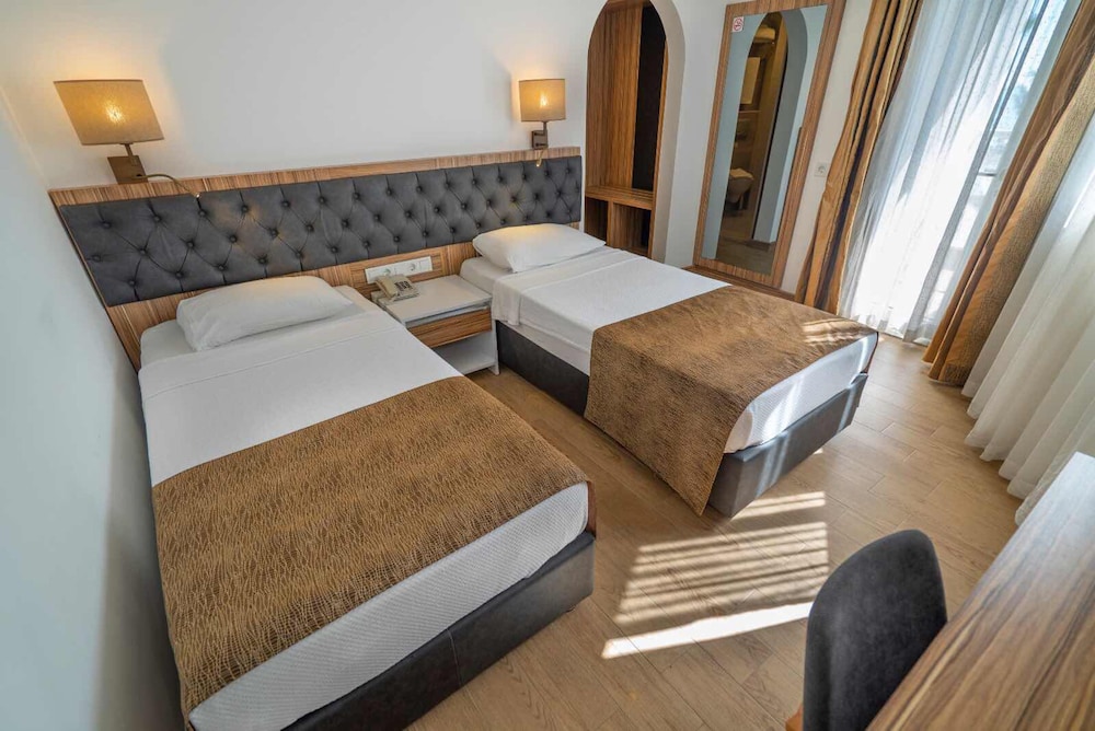 Kleopatra Celine Hotel — Hotel rooms in Alanya