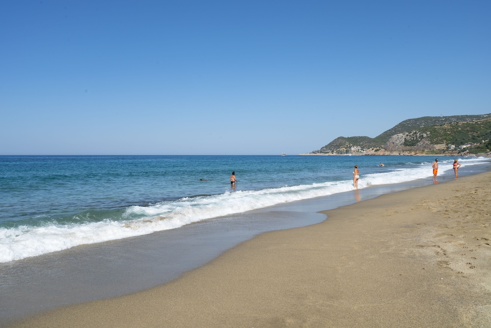 Kleopatra Celine Hotel — Beach in Alanya