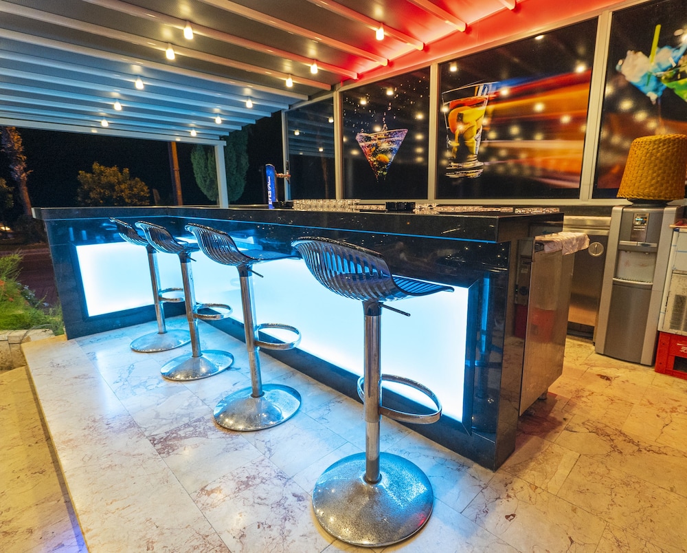 Kleopatra Celine Hotel — Restaurant & bars in Alanya