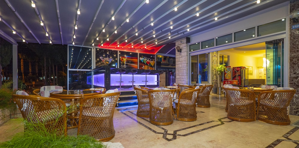 Kleopatra Celine Hotel — Restaurant & bars in Alanya