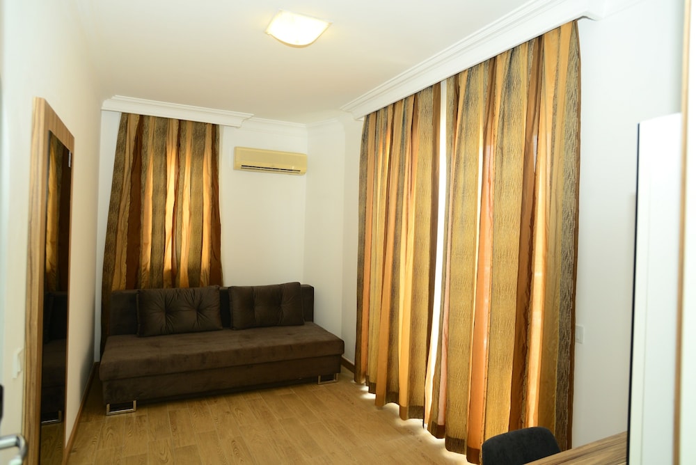 Kleopatra Celine Hotel — Hotel rooms in Alanya