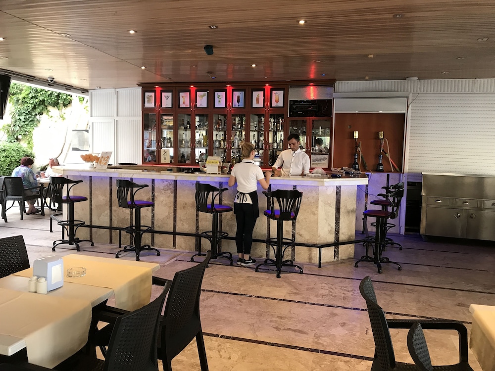 Muz Hotel - All Inclusive — Restaurant & bars in Alanya