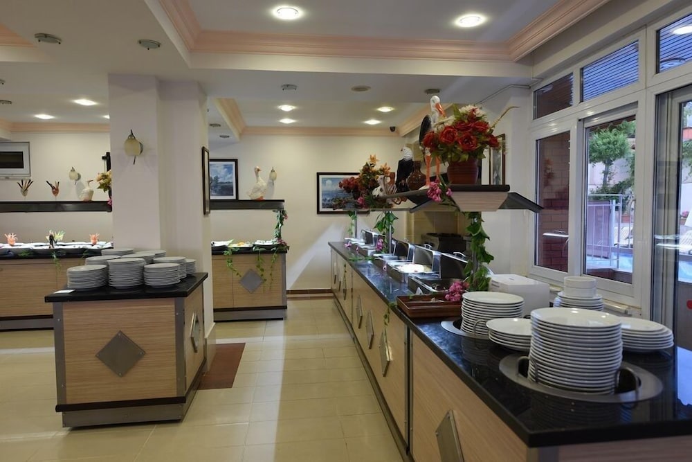 Muz Hotel - All Inclusive — Restaurant & bars in Alanya