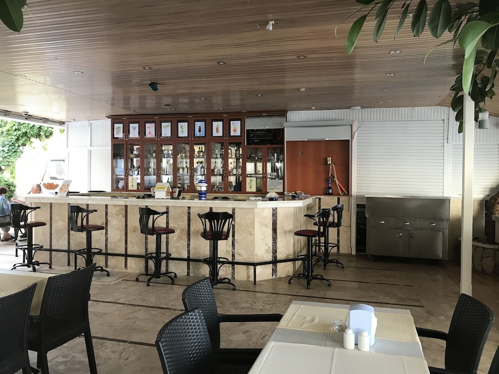 Muz Hotel - All Inclusive — Restaurant & bars in Alanya