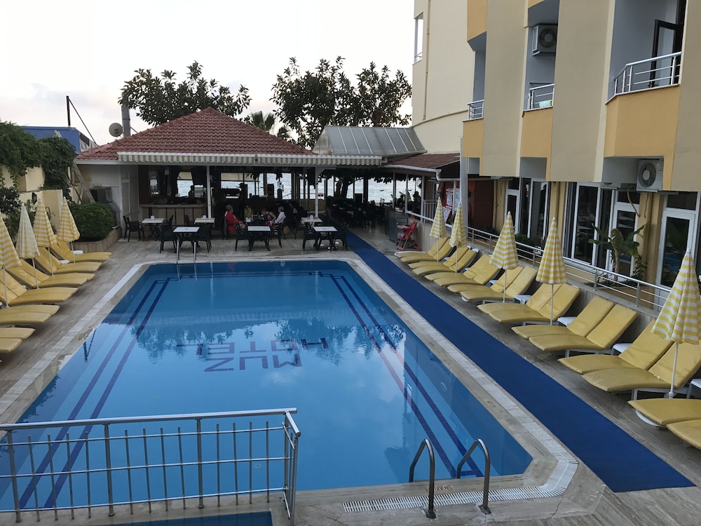 Muz Hotel - All Inclusive — Swimming pool in Alanya