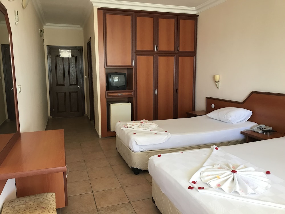 Muz Hotel - All Inclusive — Hotel rooms in Alanya