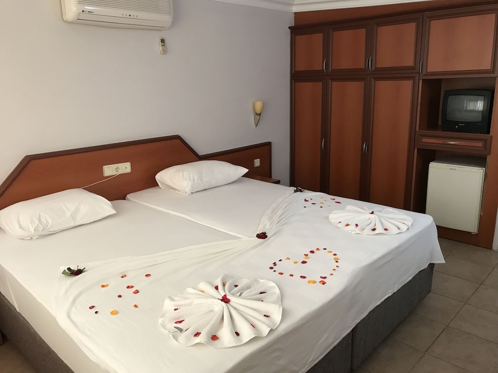 Muz Hotel - All Inclusive — Hotel rooms in Alanya