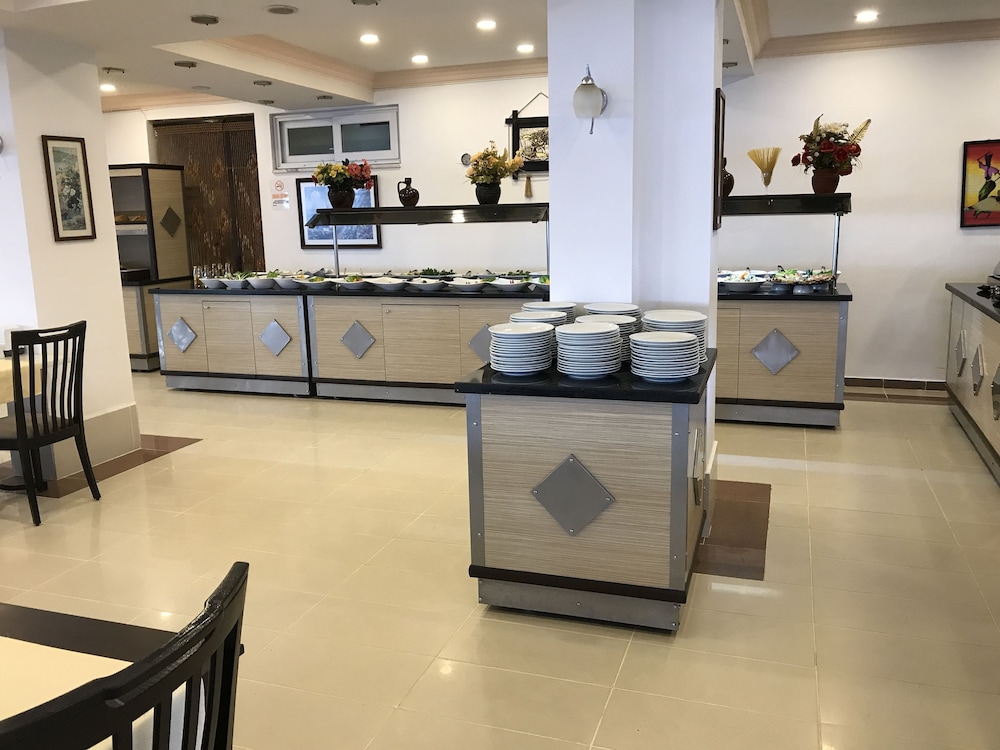 Muz Hotel - All Inclusive — Restaurant & bars in Alanya