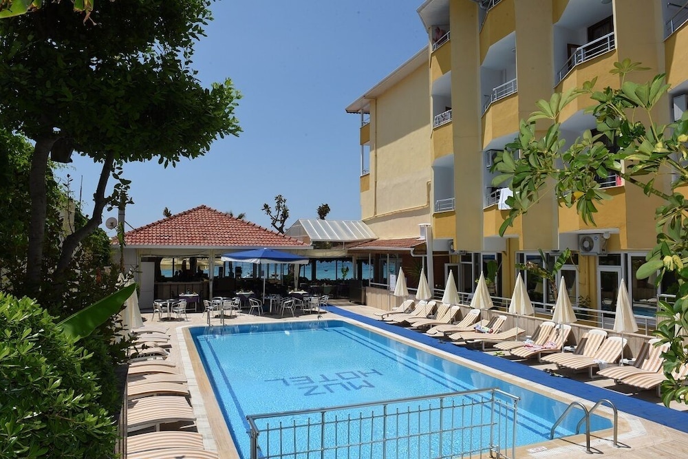 Muz Hotel - All Inclusive — Swimming pool in Alanya