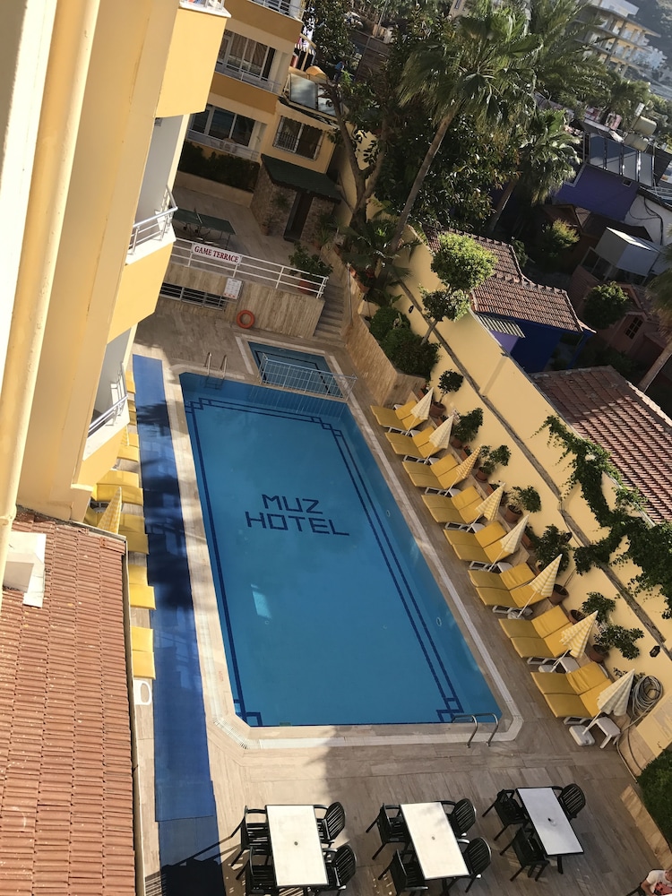Muz Hotel - All Inclusive — Swimming pool in Alanya