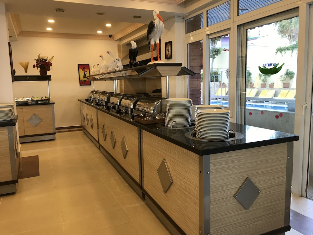Muz Hotel - All Inclusive — Restaurant & bars in Alanya