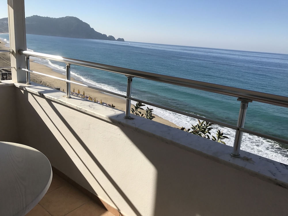 Muz Hotel - All Inclusive — Hotel rooms in Alanya