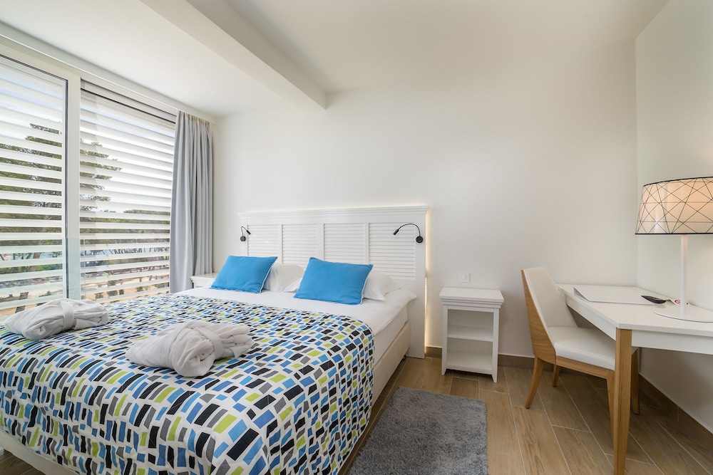 Amadria Park Beach Hotel Jure — Hotel rooms in Šibenik, Šibenik-Knin