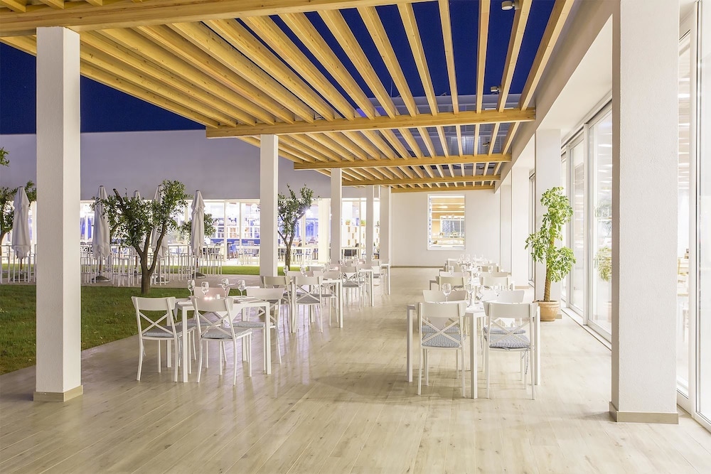 Amadria Park Beach Hotel Jure — Restaurant & bars in Šibenik, Šibenik-Knin