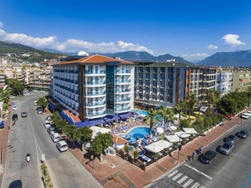 Parador Beach Hotel — Main photo in Alanya
