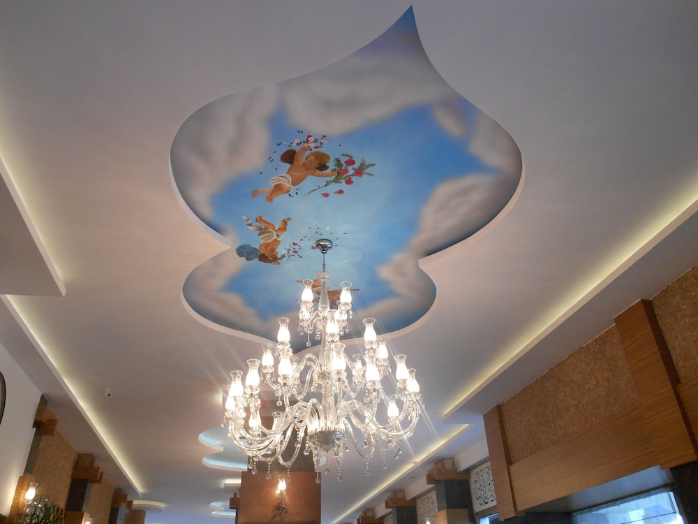 Parador Beach Hotel — Restaurant & bars in Alanya