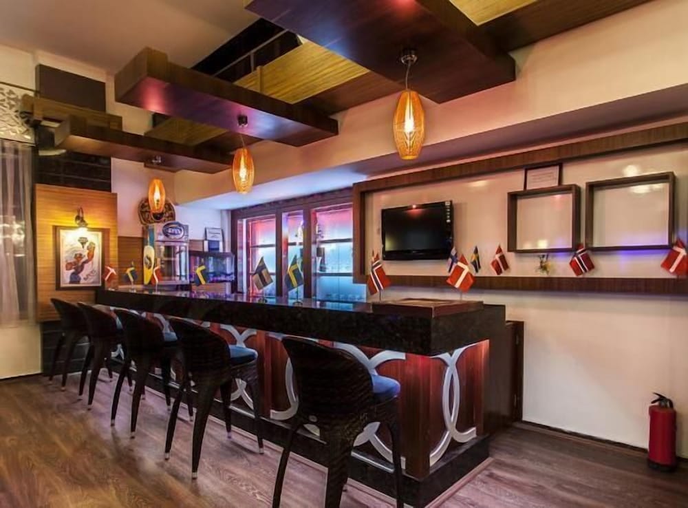 Parador Beach Hotel — Restaurant & bars in Alanya