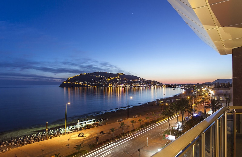 Parador Beach Hotel — Attractions in the area in Alanya
