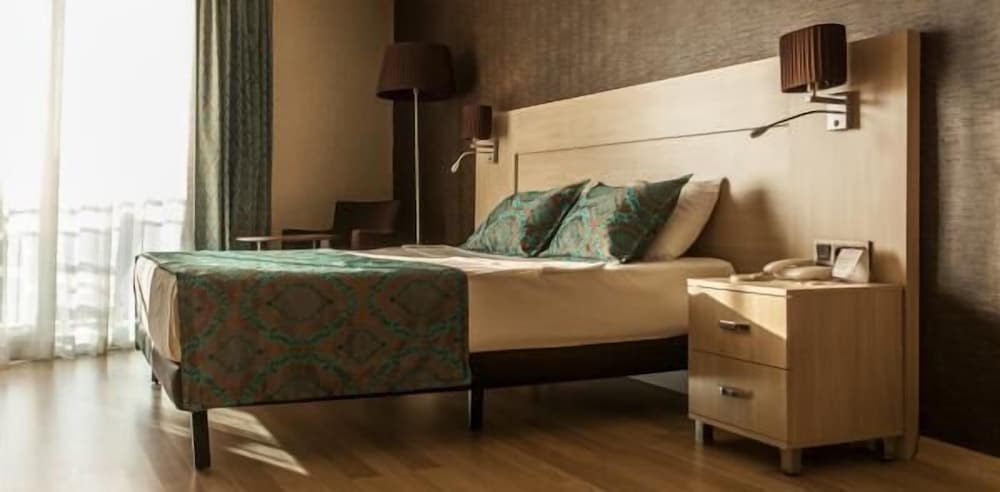 Parador Beach Hotel — Hotel rooms in Alanya