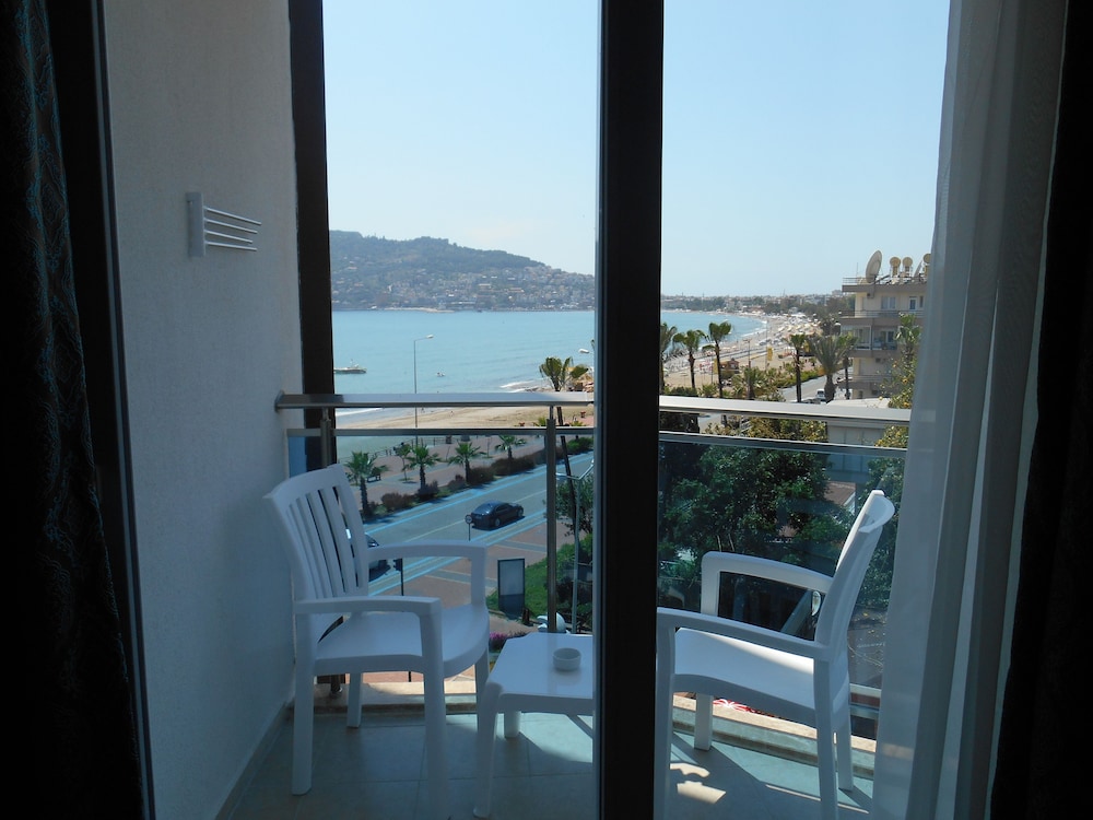 Parador Beach Hotel — Hotel rooms in Alanya