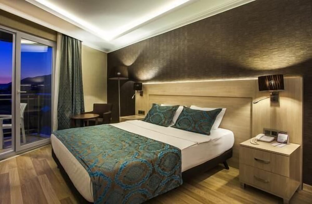 Parador Beach Hotel — Hotel rooms in Alanya