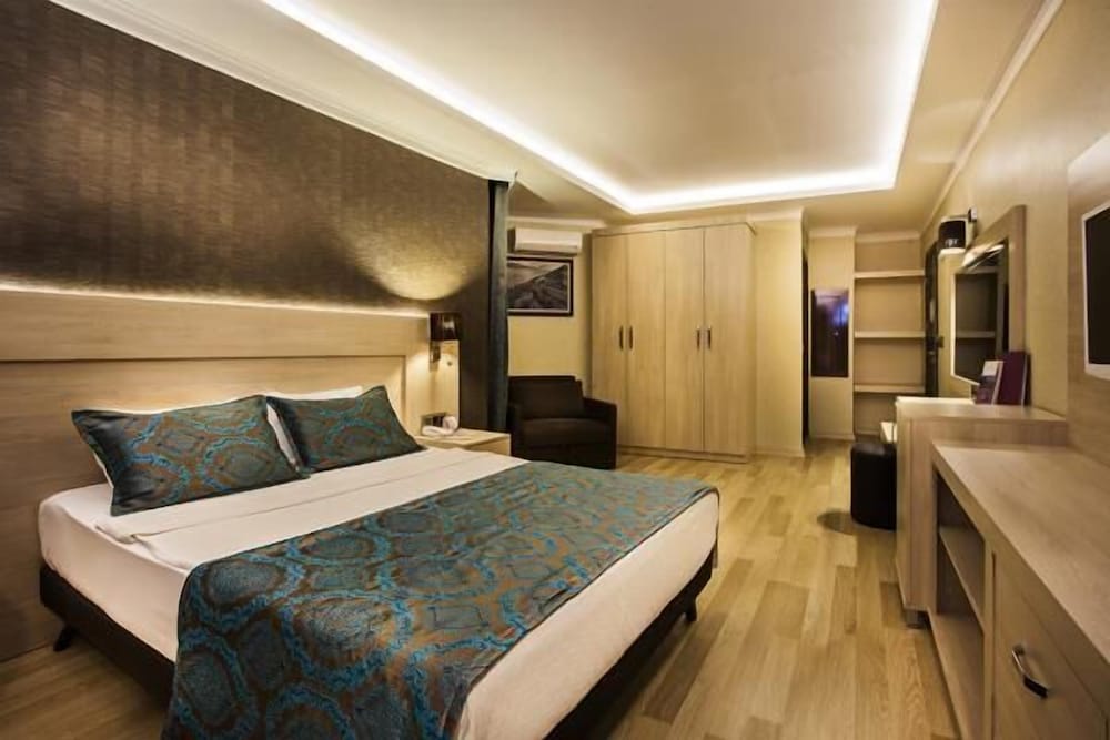 Parador Beach Hotel — Hotel rooms in Alanya
