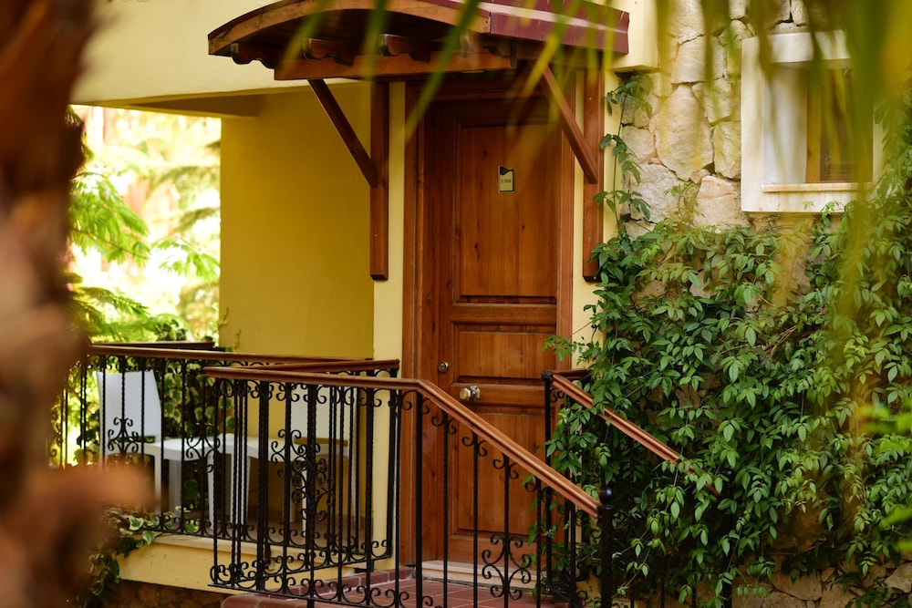 Perdikia Hill — Hotel building in Fethiye, Mugla