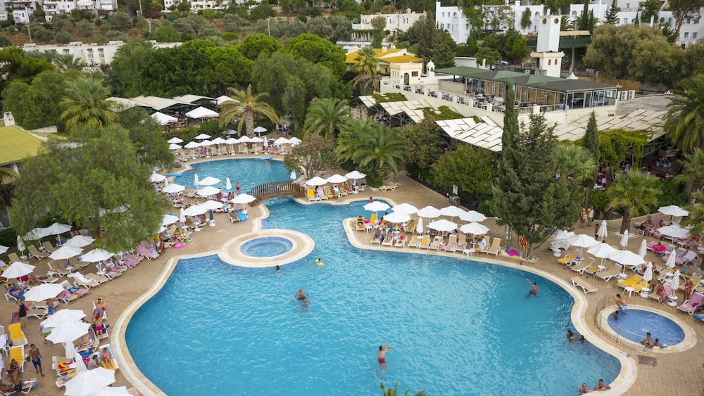 Labranda TMT Bodrum - All Inclusive — Swimming pool in Bodrum, Mugla